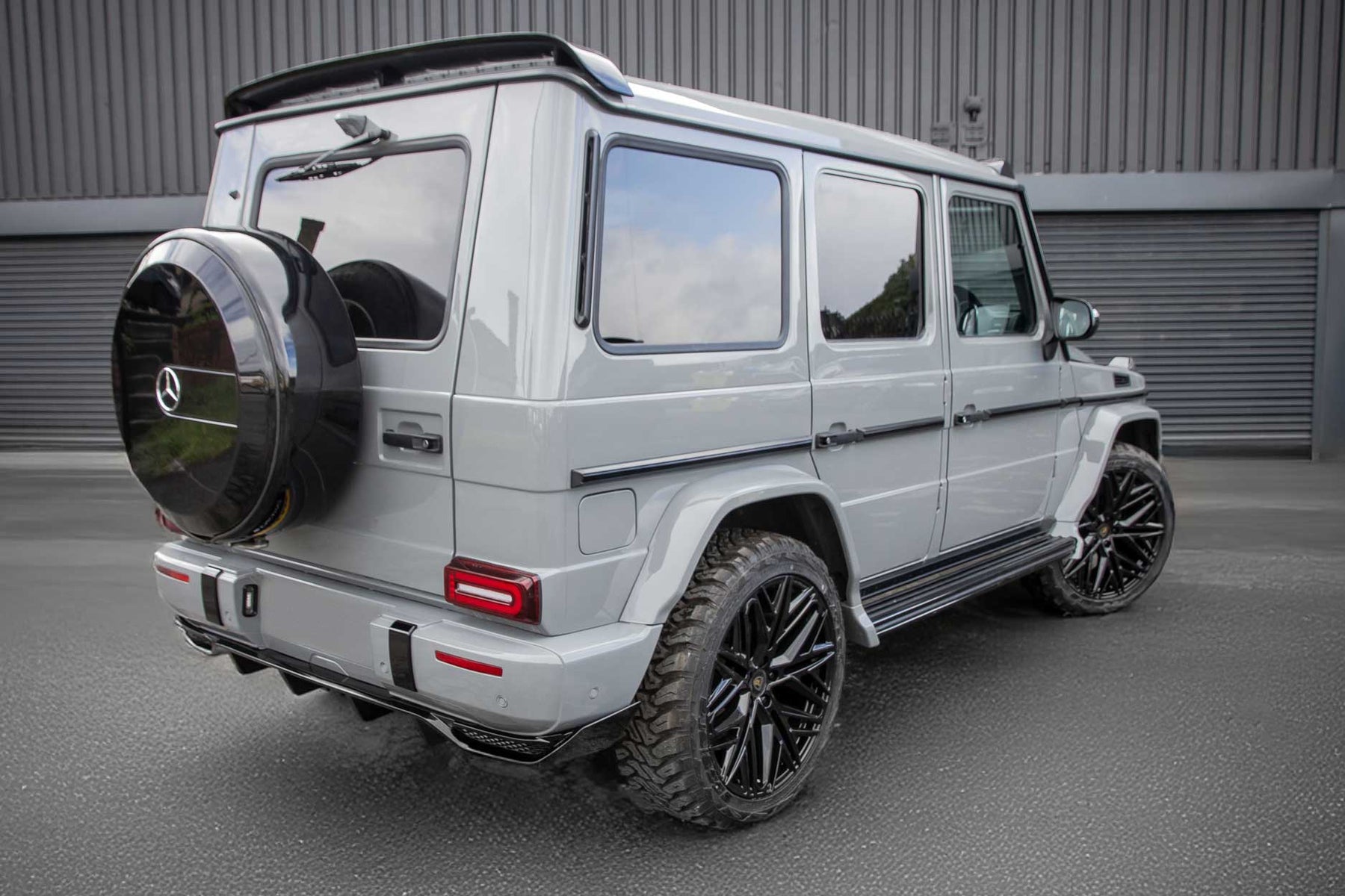 BARUGZAI G WAGON W463 TO W464 FACELIFT GREY 2 — SHURACAN 22" GLOSS BLACK