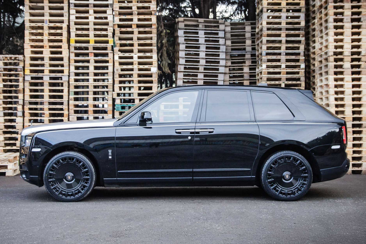 Rolls-Royce Cullinan Series I Black Badge – Barugzai Monoblok 23"