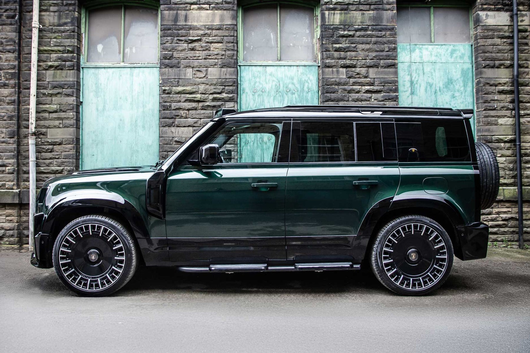 DEFENDER 110 L663 — MONOBLOK 23" — GLOSS BLACK + POLISHED FACE