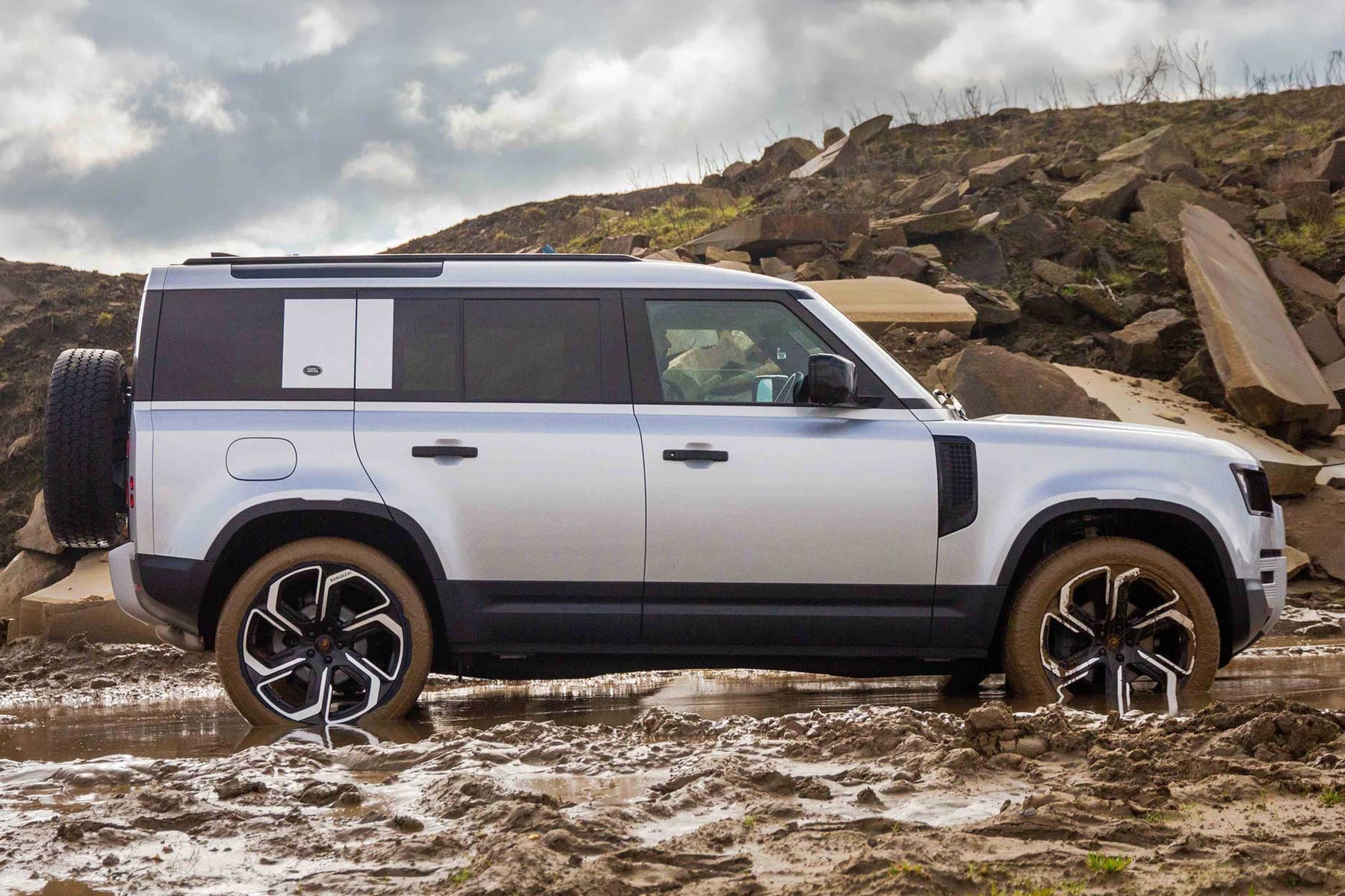 DEFENDER 110 SILVER — SABRE 22" GLOSS BLACK + POLISHED