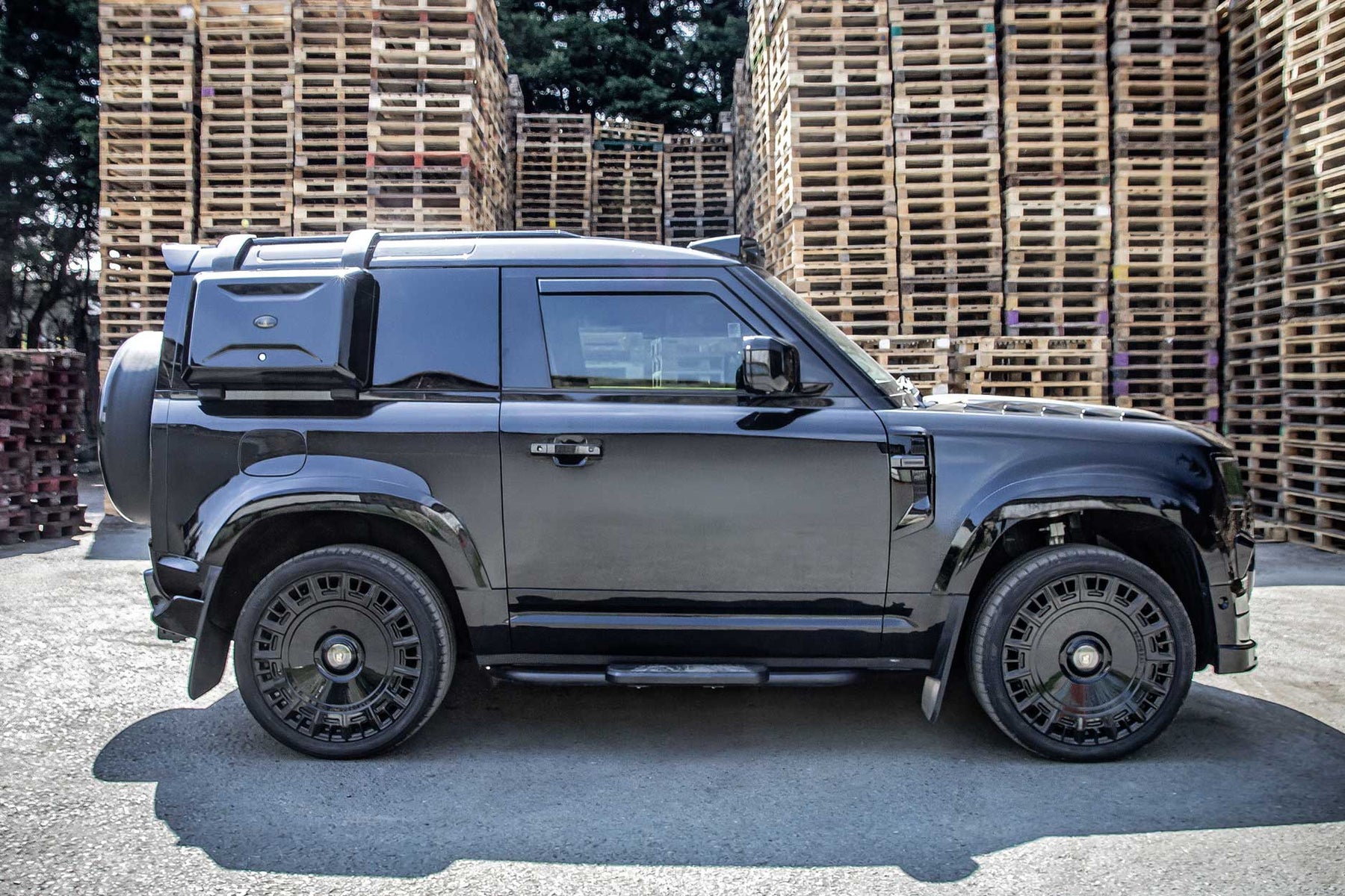 DEFENDER 90 L663 — MONOBLOK 22" — GLOSS BLACK