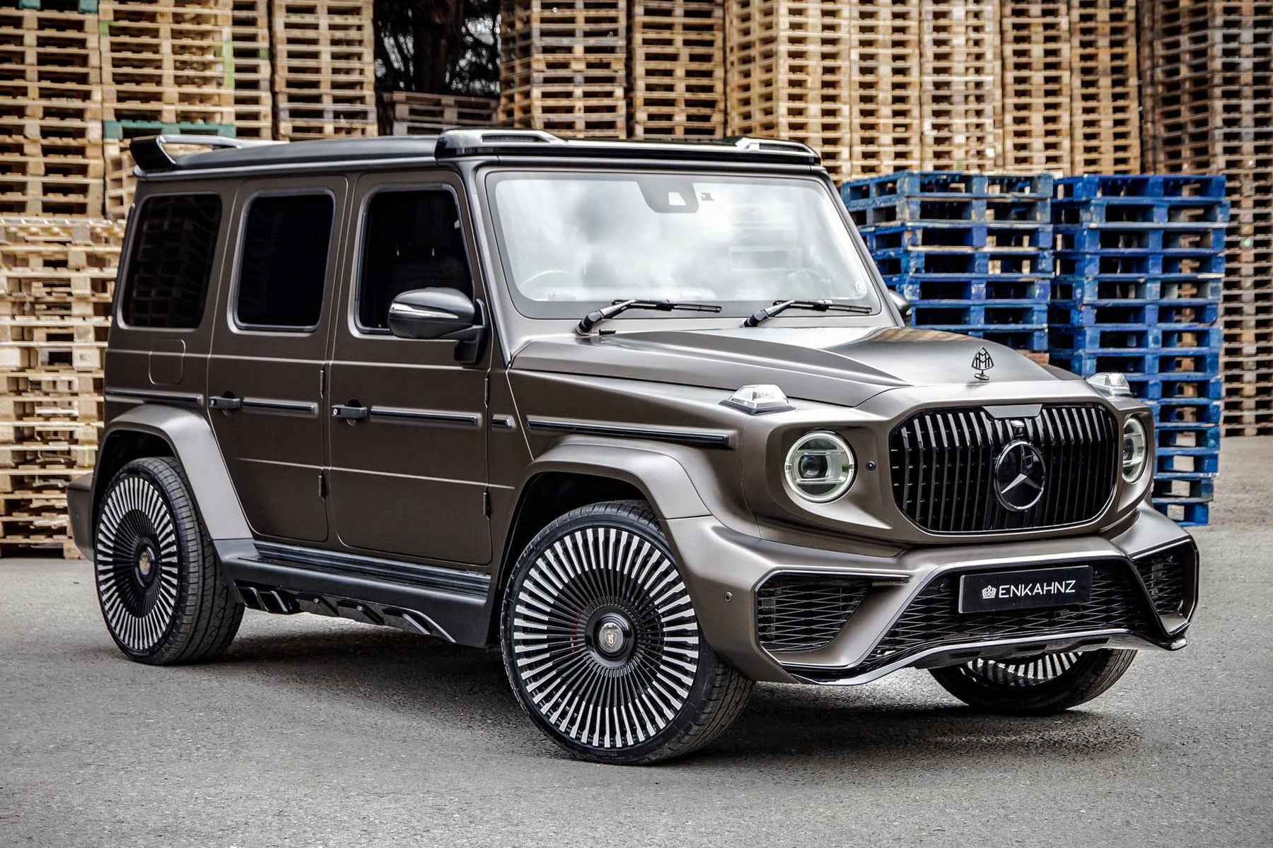 G WAGON W464 MAYBACH G900 STYLE BRONZE  — VORTEX 24" GLOSS BLACK + POLISHED