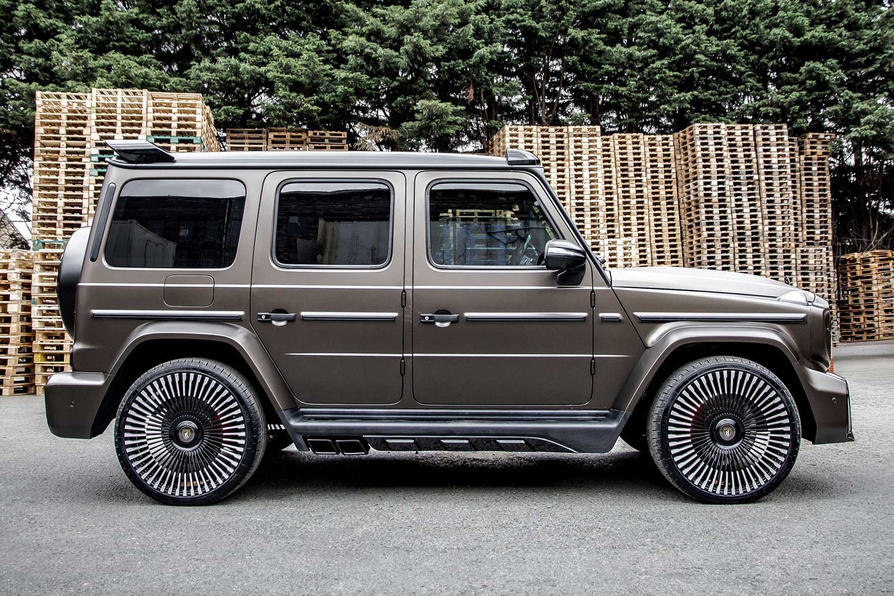G WAGON W464 MAYBACH G900 STYLE BRONZE  — VORTEX 24" GLOSS BLACK + POLISHED