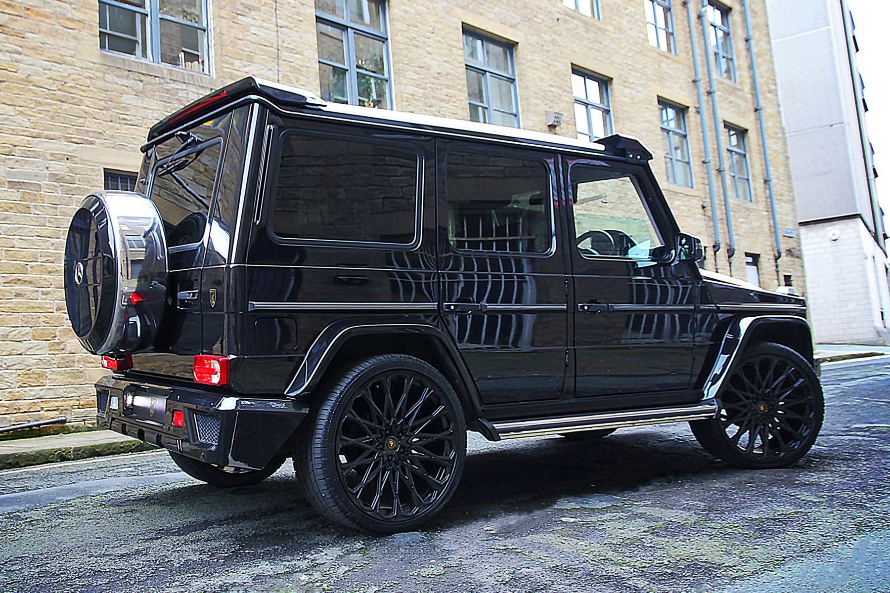 G WAGON W463 BLACK — MAJESTIC 24" GLOSS BLACK