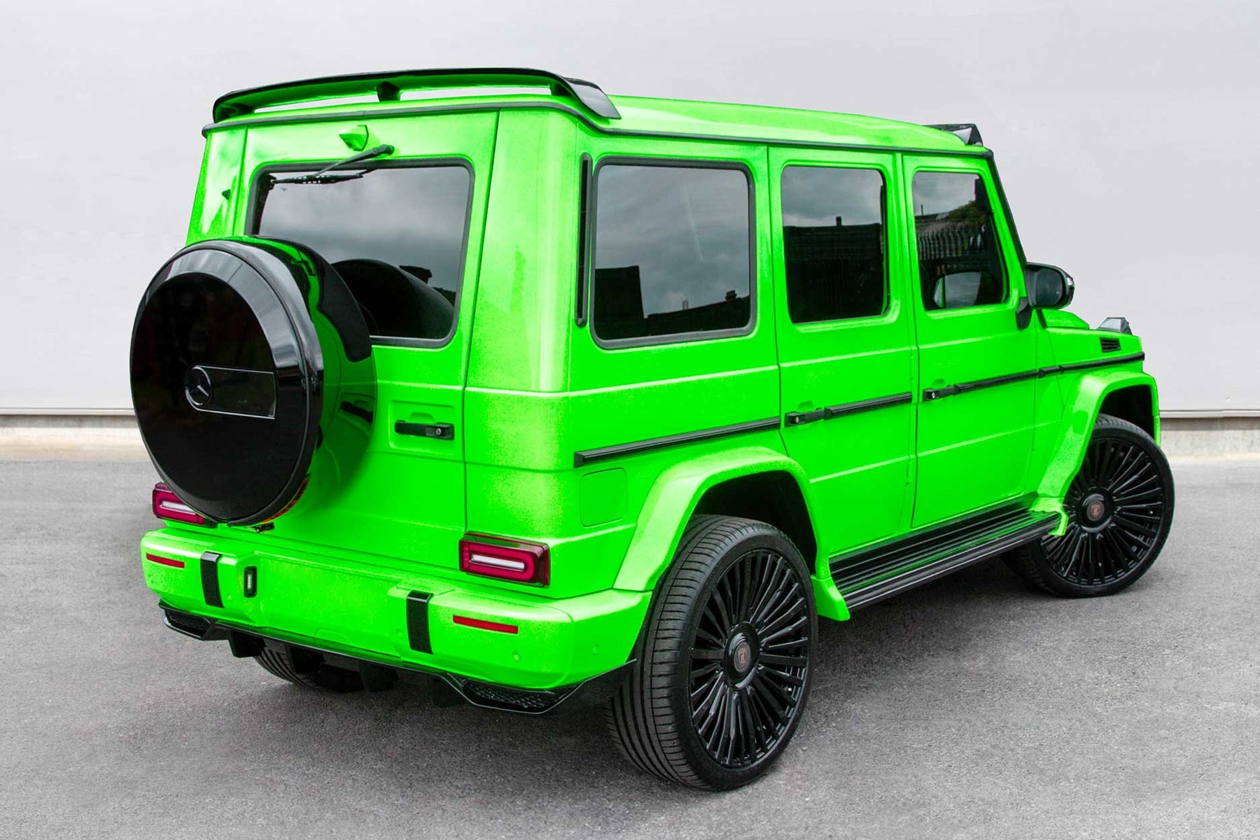BARUGZAI G WAGON W463 TO W464 FACELIFT GREEN — CASANOVA 23" GLOSS BLACK