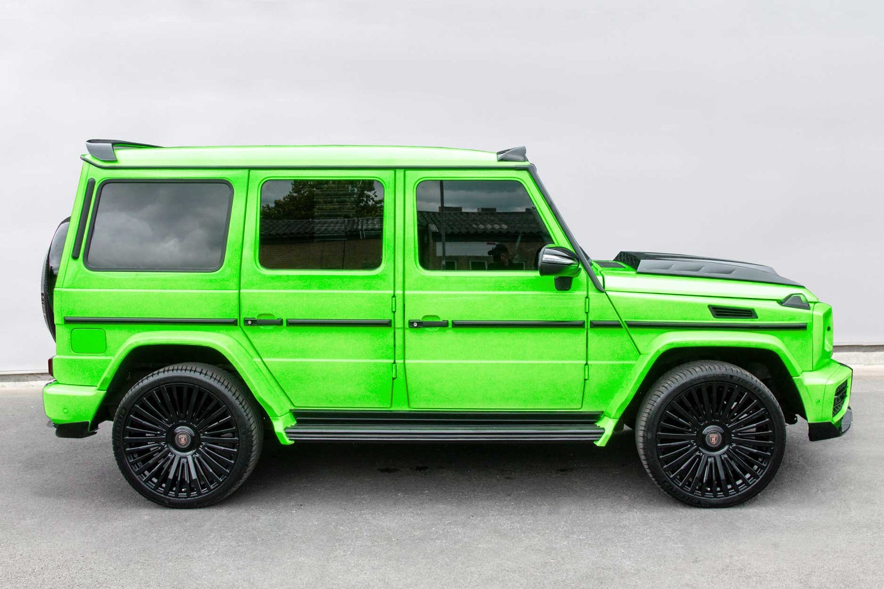 BARUGZAI G WAGON W463 TO W464 FACELIFT GREEN — CASANOVA 23" GLOSS BLACK