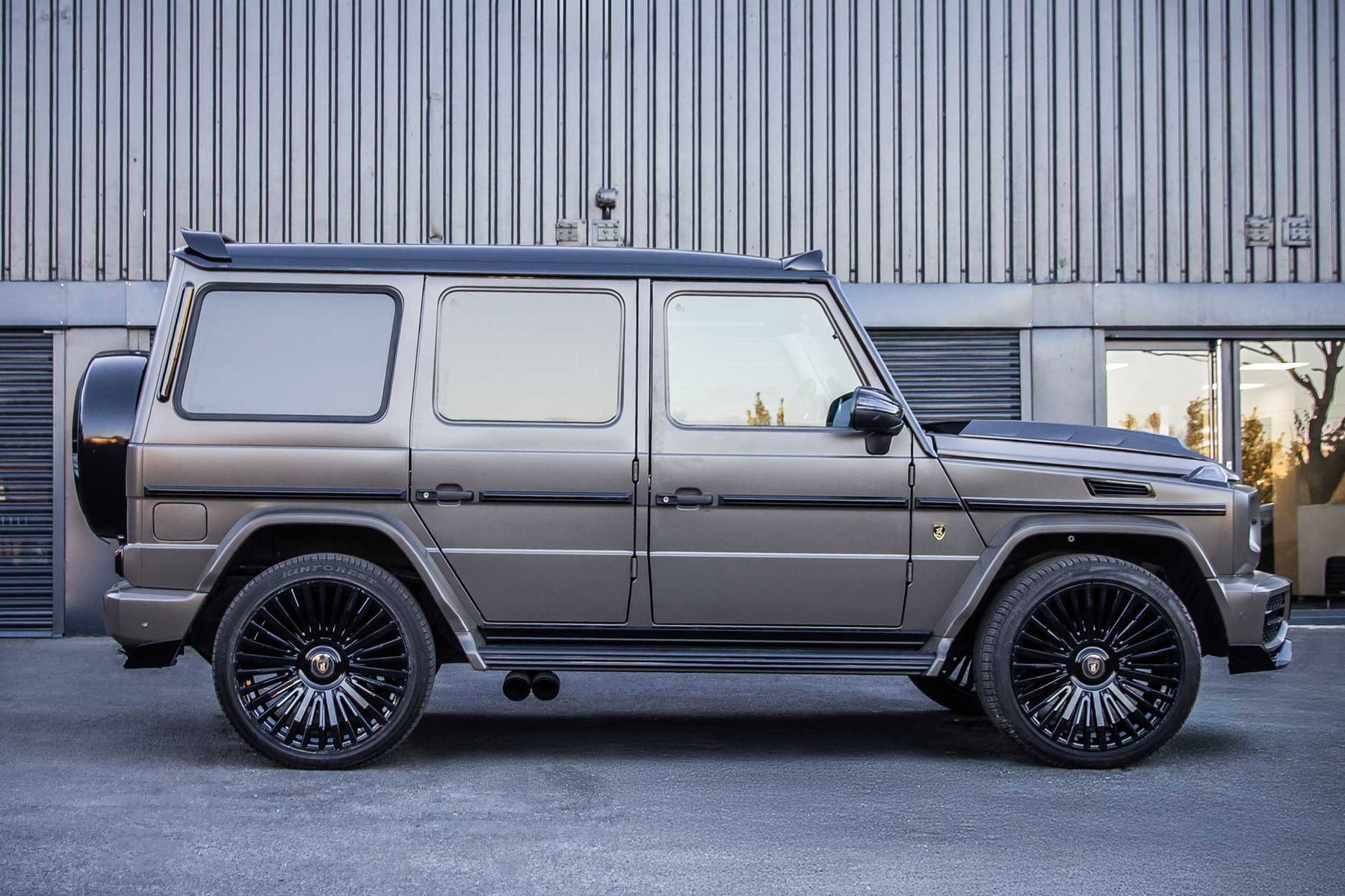 BARUGZAI G WAGON W463 TO W464 FACELIFT KHAKI — CASANOVA 23" GLOSS BLACK