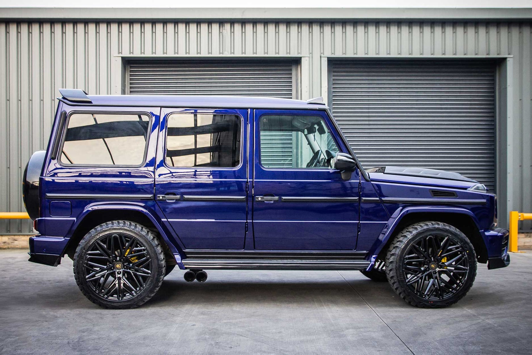 BARUGZAI G WAGON W463 TO W464 FACELIFT BLUE — SHURACAN 22" GLOSS BLACK