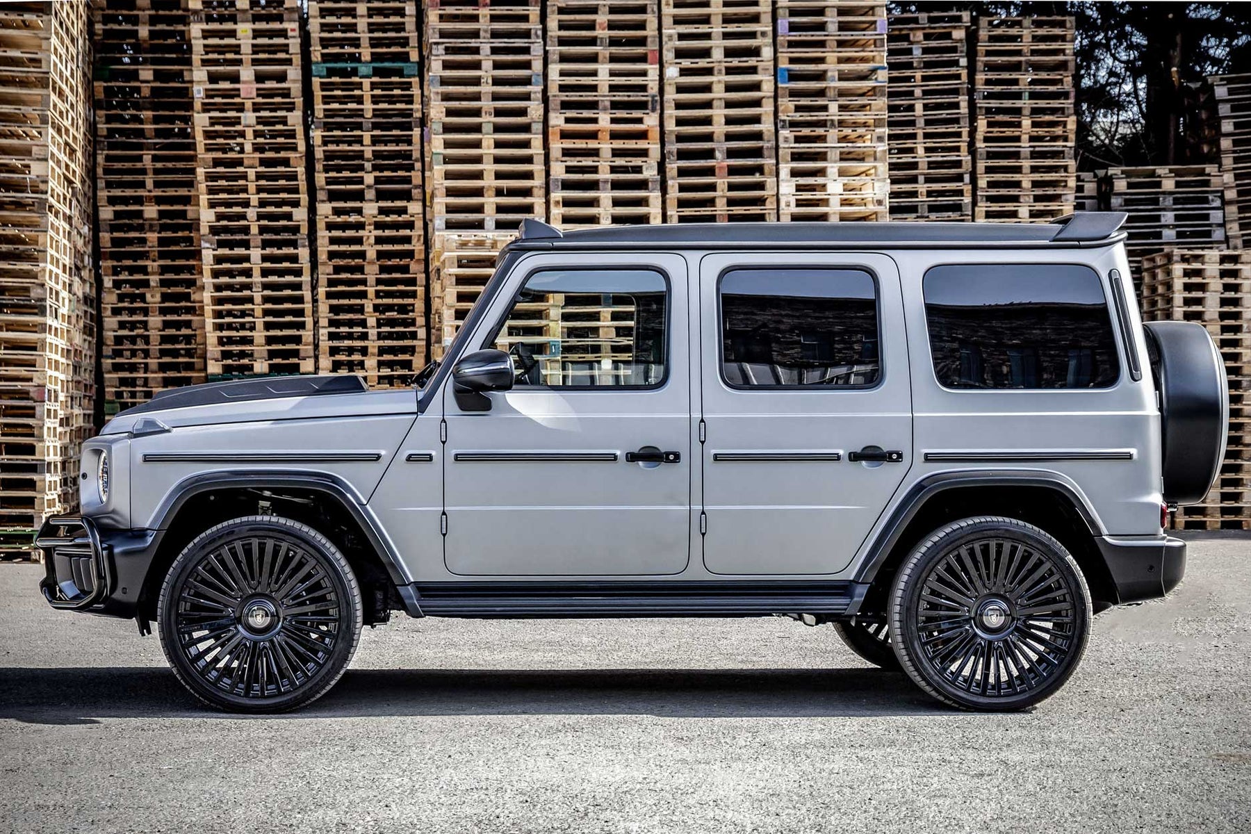 G WAGON W464 TO W465 FACELIFT G63 STYLE SILVER  — CASANOVA 23" GLOSS BLACK